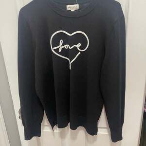Marlod 
Sweater  with heart black 
Oversized Crewneck Black,